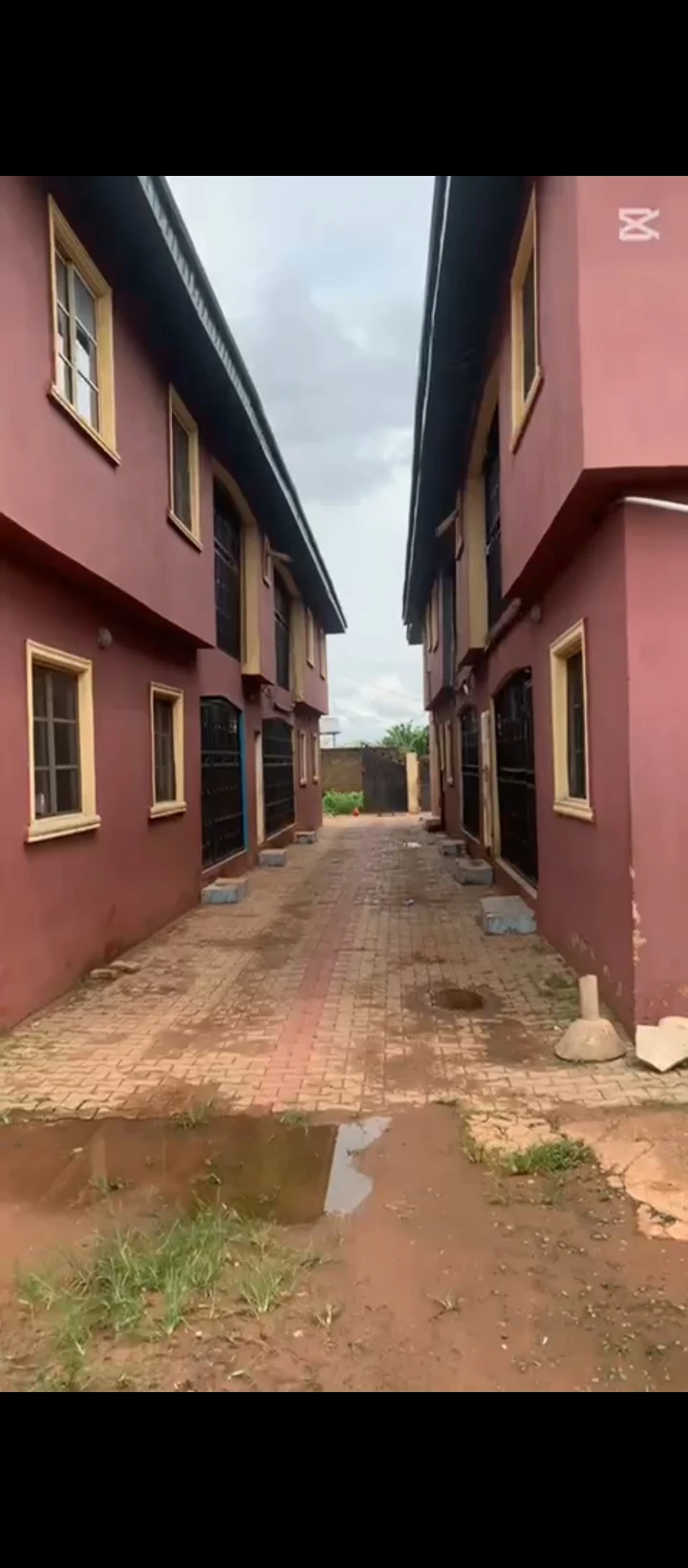 3 Bedroom Flat for Sale in Aduwawa Benin auchi road, Edo - Image 1