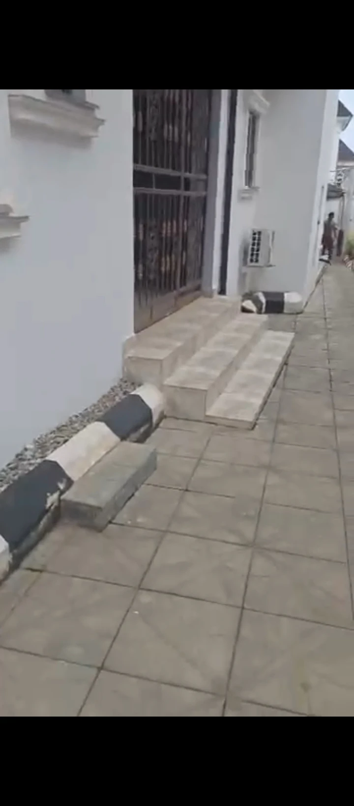 Duplex for Sale in Gra, Edo - Image 2