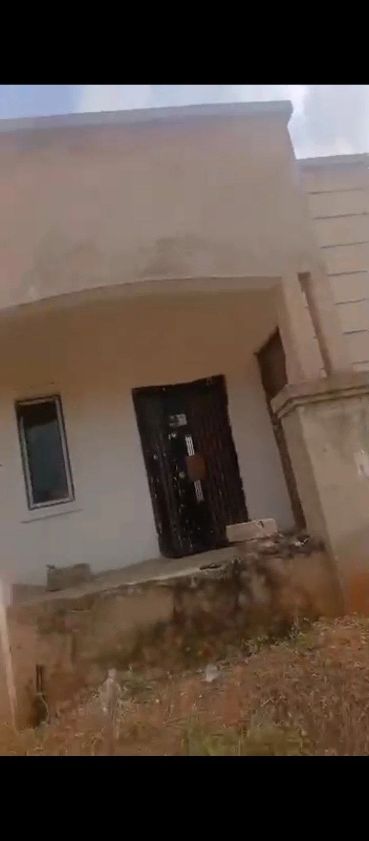 Bungalow for Sale in Okhoromi airport road, Edo - Image 1