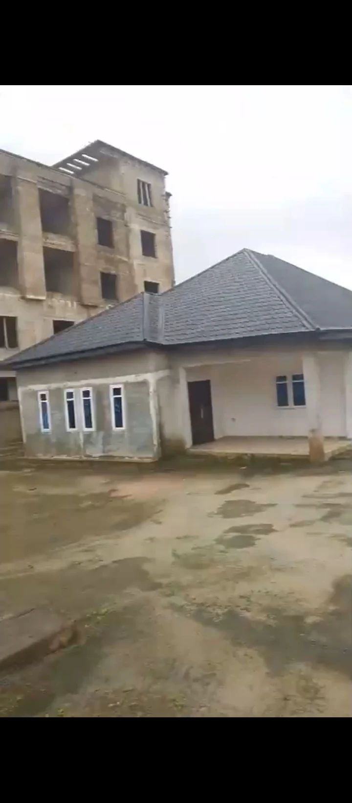 Bungalow for Sale in Boundary road gra, Edo cover picture