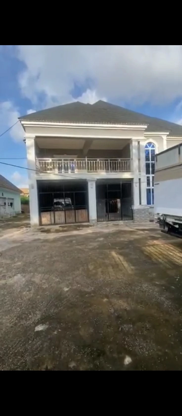 Duplex for Sale in Airport road, Edo cover picture