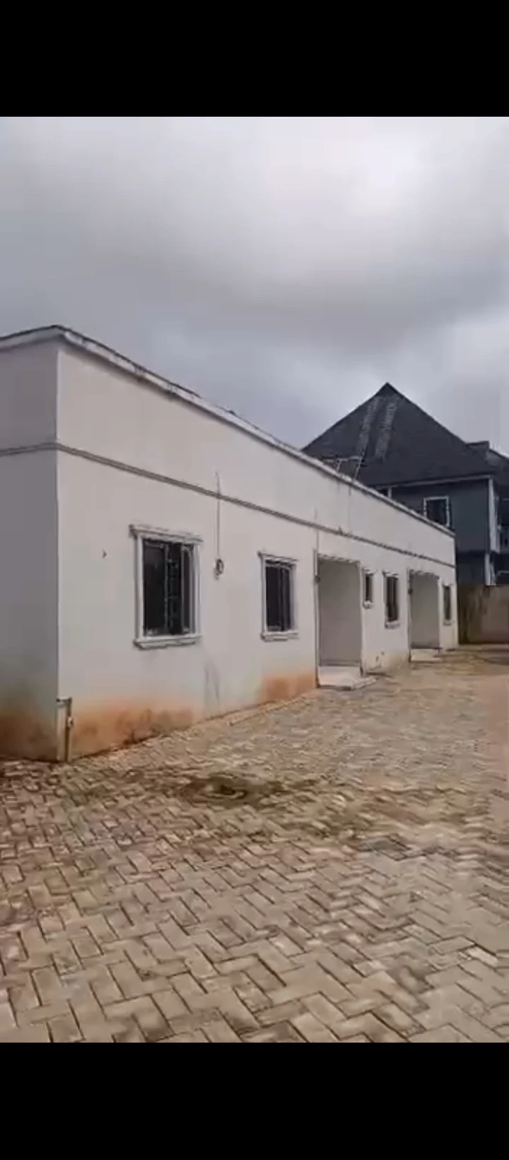 2 Bedroom Flat for Sale in Okhoromi airport road, Edo cover picture