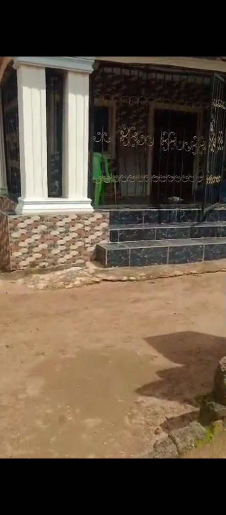 Duplex for Sale in Ekehuan road, Edo cover picture