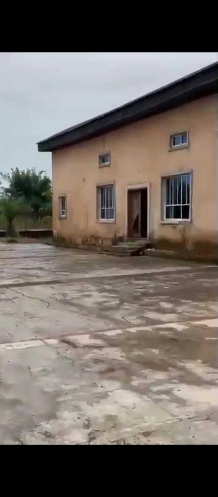 Hall for Sale in Etete layout, Edo cover picture