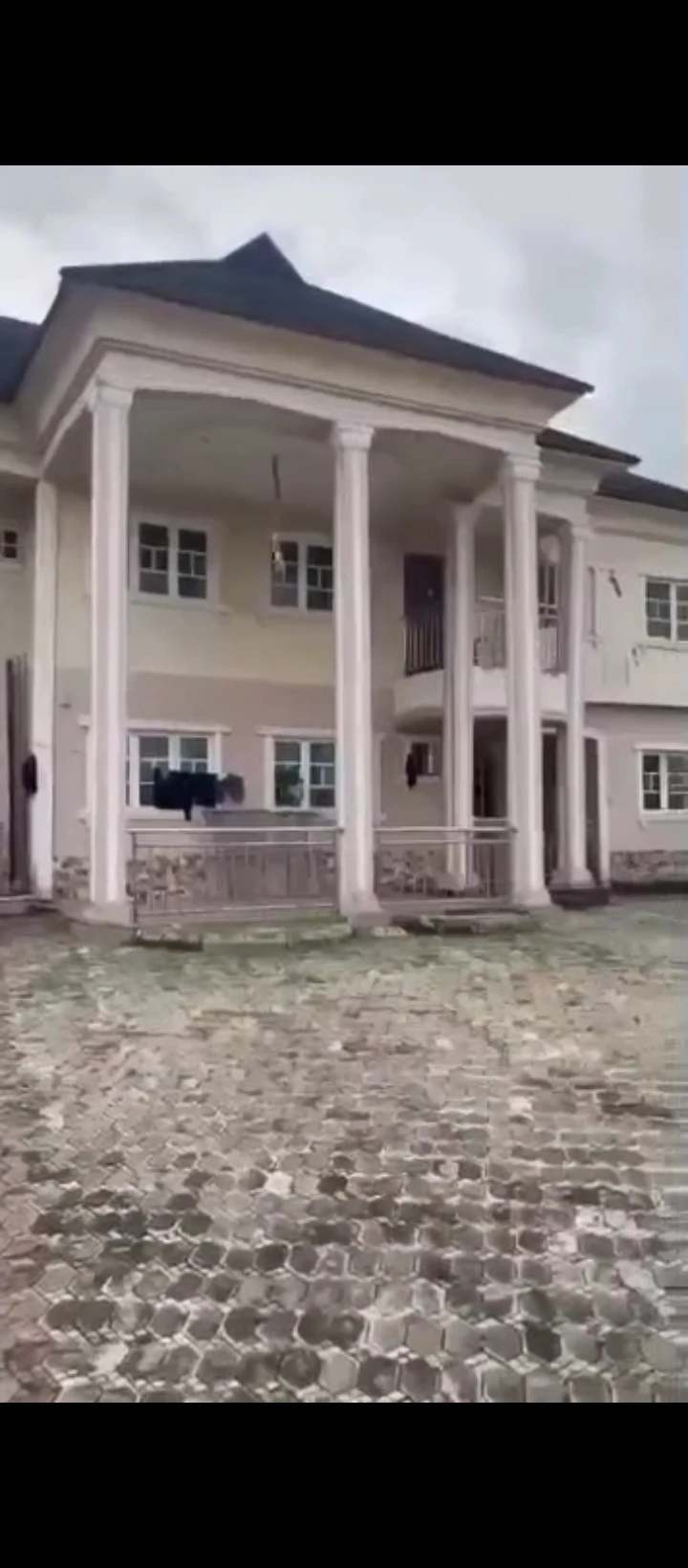 Duplex for Sale in Evbhuku sapele road, Edo cover picture