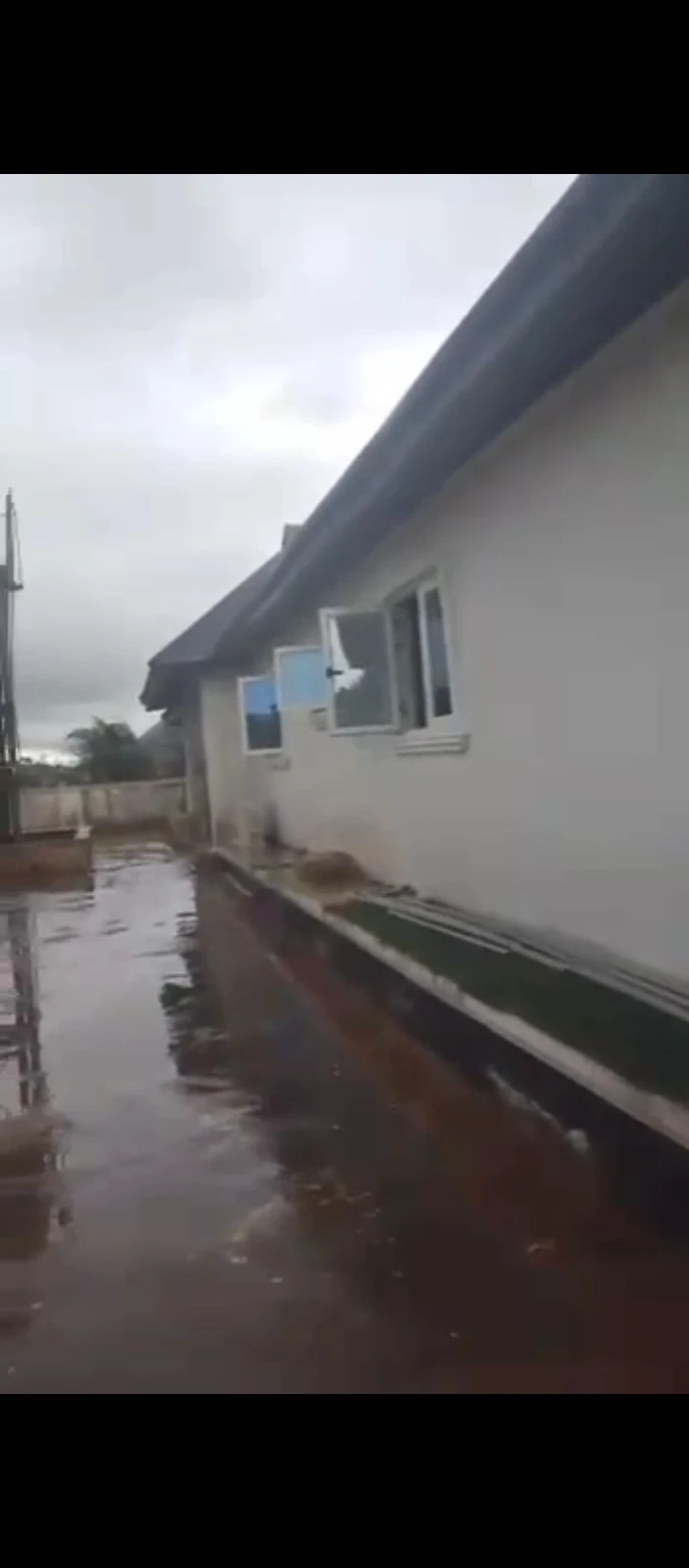 3 Bedroom Flat for Sale in Benin auchi road Eyaen, Edo cover picture