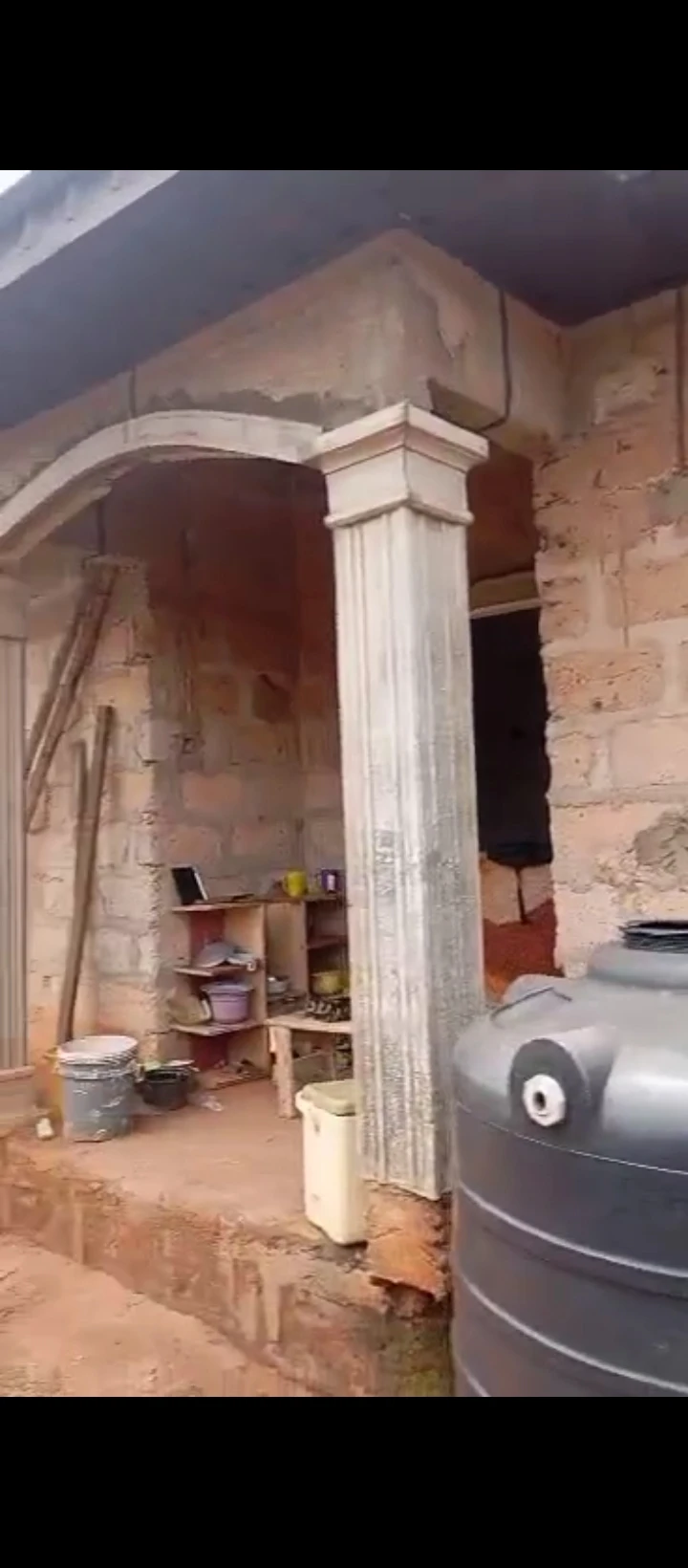 Uncompleted Building for Sale in Iriri, Edo cover picture