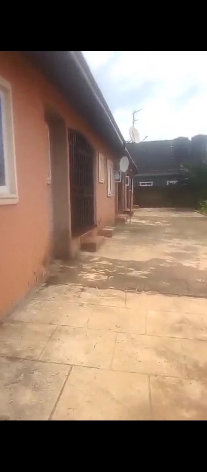 2 Bedroom Flat for Sale in Old sapele road, Edo cover picture