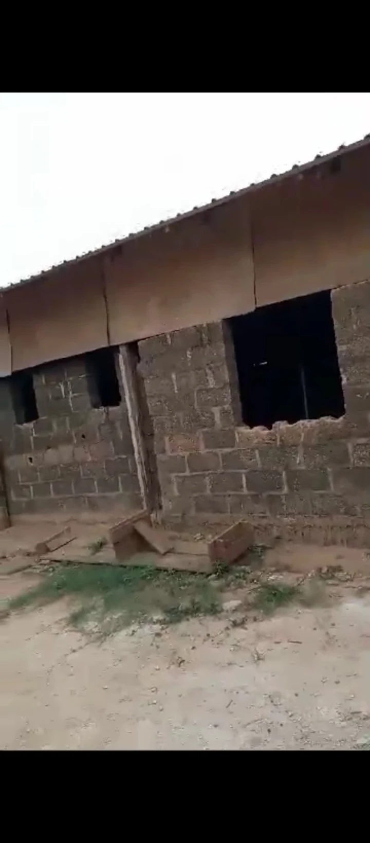 Uncompleted Building for Sale in Etete, Edo cover picture