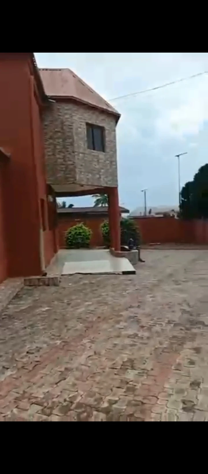 Mansion for Sale in Etete, Edo cover picture