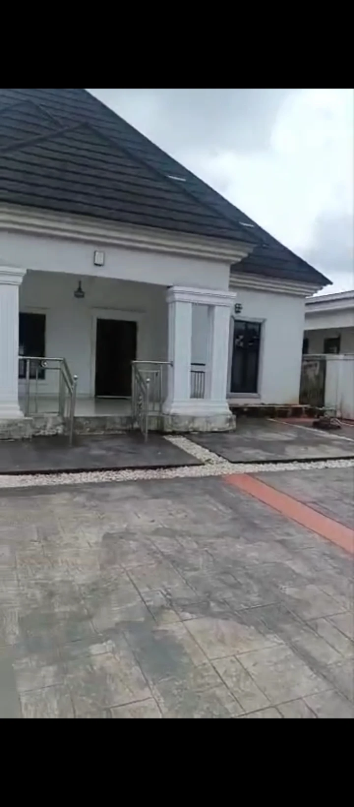 Bungalow for Sale in Okhoromi airport road, Edo