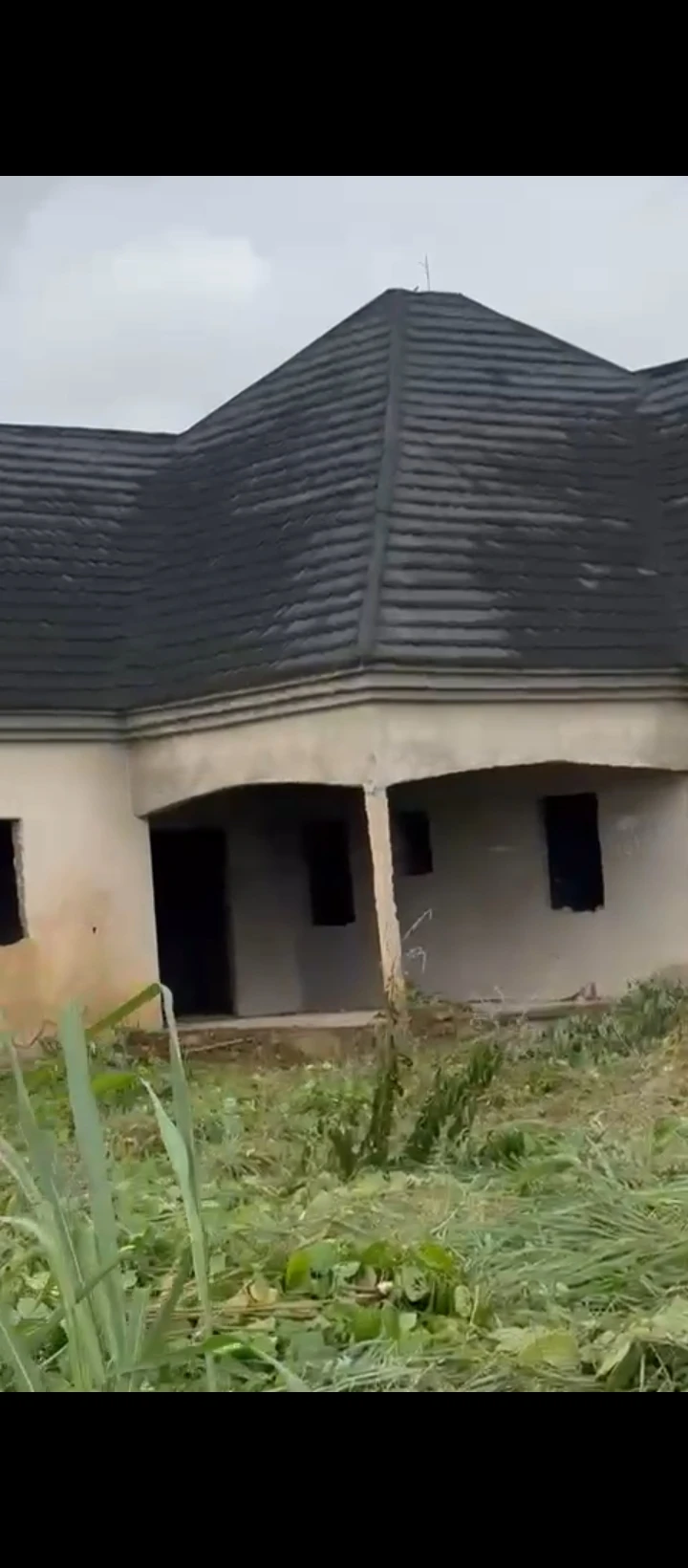 Hotel for Sale in Utesi sapele road, Edo cover picture