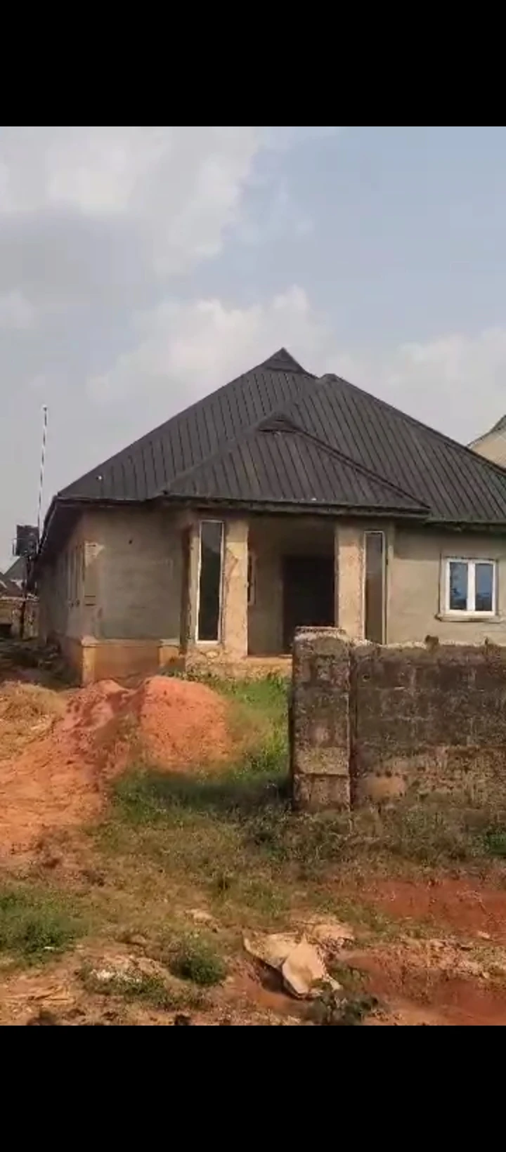 3 Bedroom Flat for Sale in Ewodia off airport road, Edo - Image 1