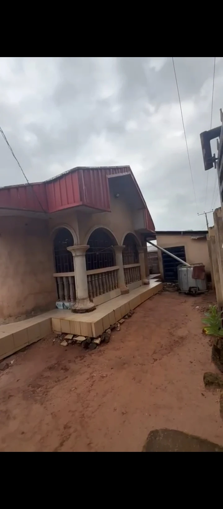 3 Bedroom Flat for Sale in Isighor, Edo - Image 1