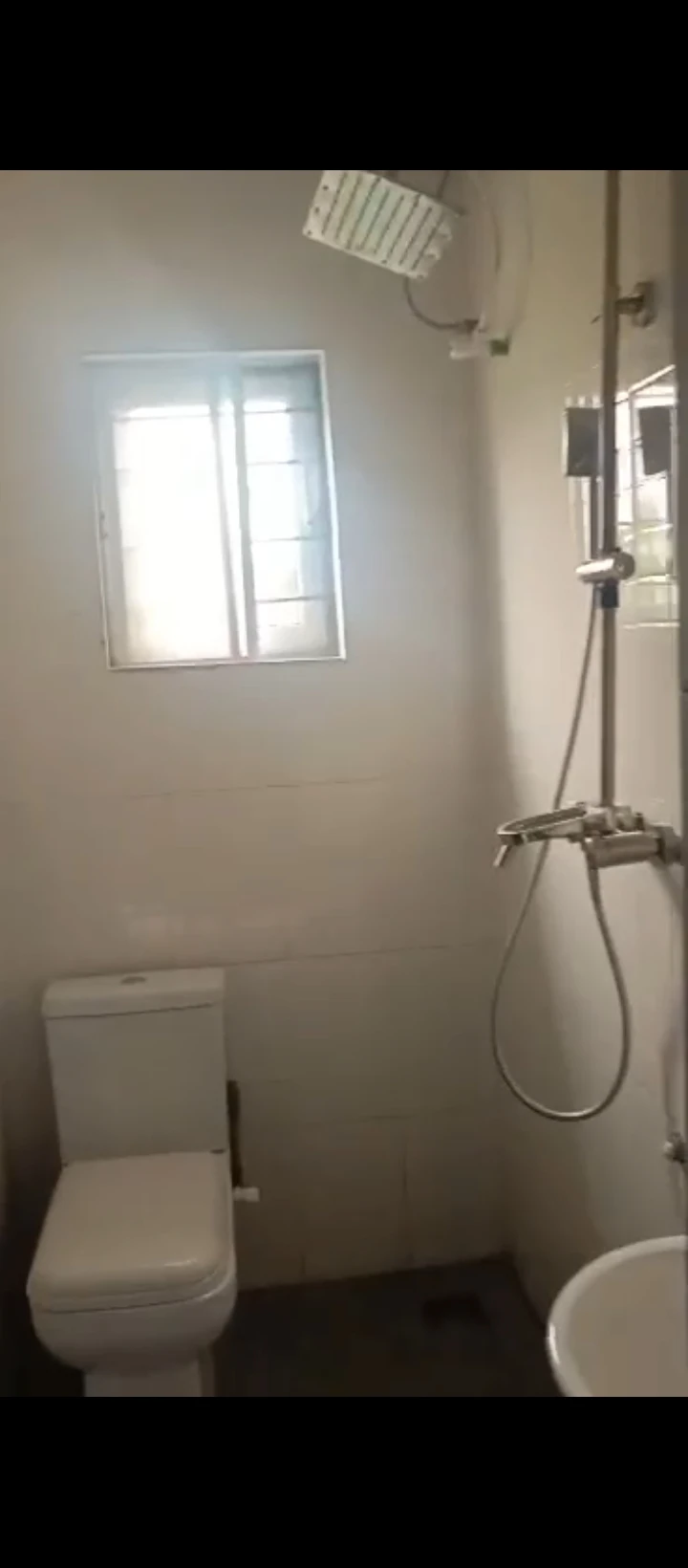 1 Bedroom Flat for Rent in Amagba GRA, Edo - Image 1