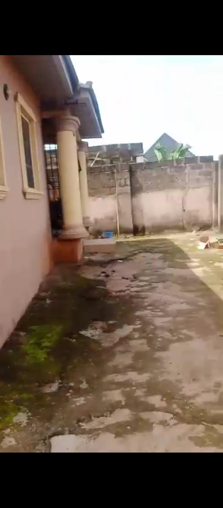 3 Bedroom Flat for Sale in Ogunwenyin waec road off ugbor central Benin city., Edo - Image 1