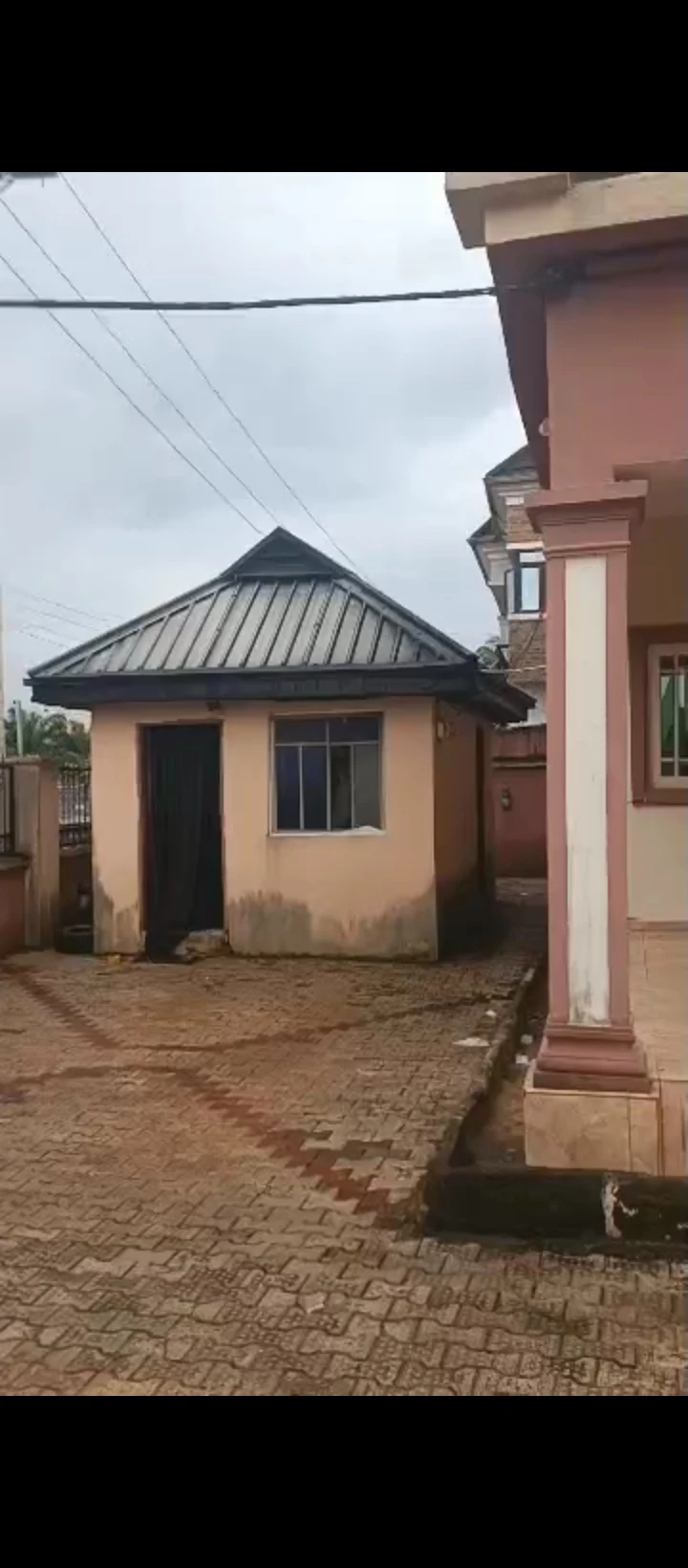 3 Bedroom Flat for Sale in Ugbor Central GRA, Edo - Image 1