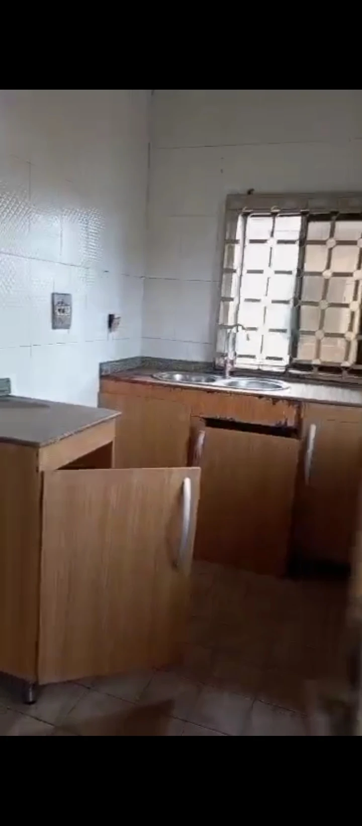 2 Bedroom Flat for Rent in Etete GRA, Edo - Image 1