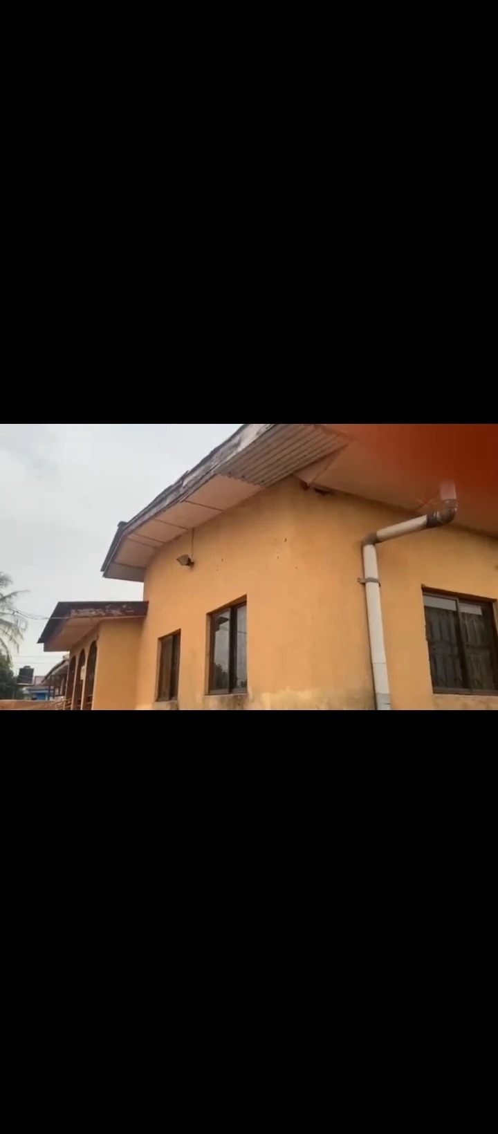 2 Bedroom Flat for Sale in omosigho street off siluko road benin City, Edo - Image 1