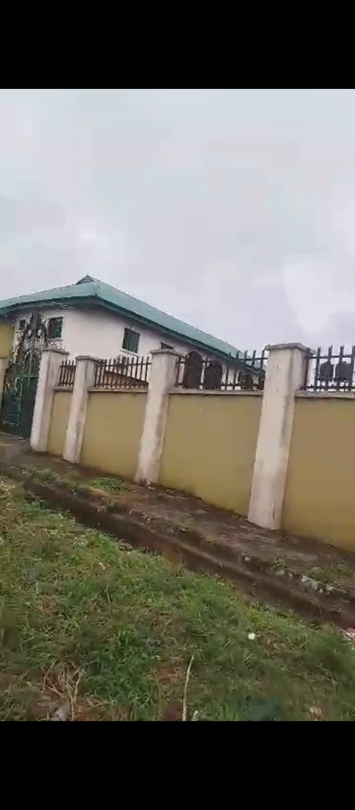 4 Bedroom Flat for Sale in Ebo community off airport road Benin, Edo - Image 1