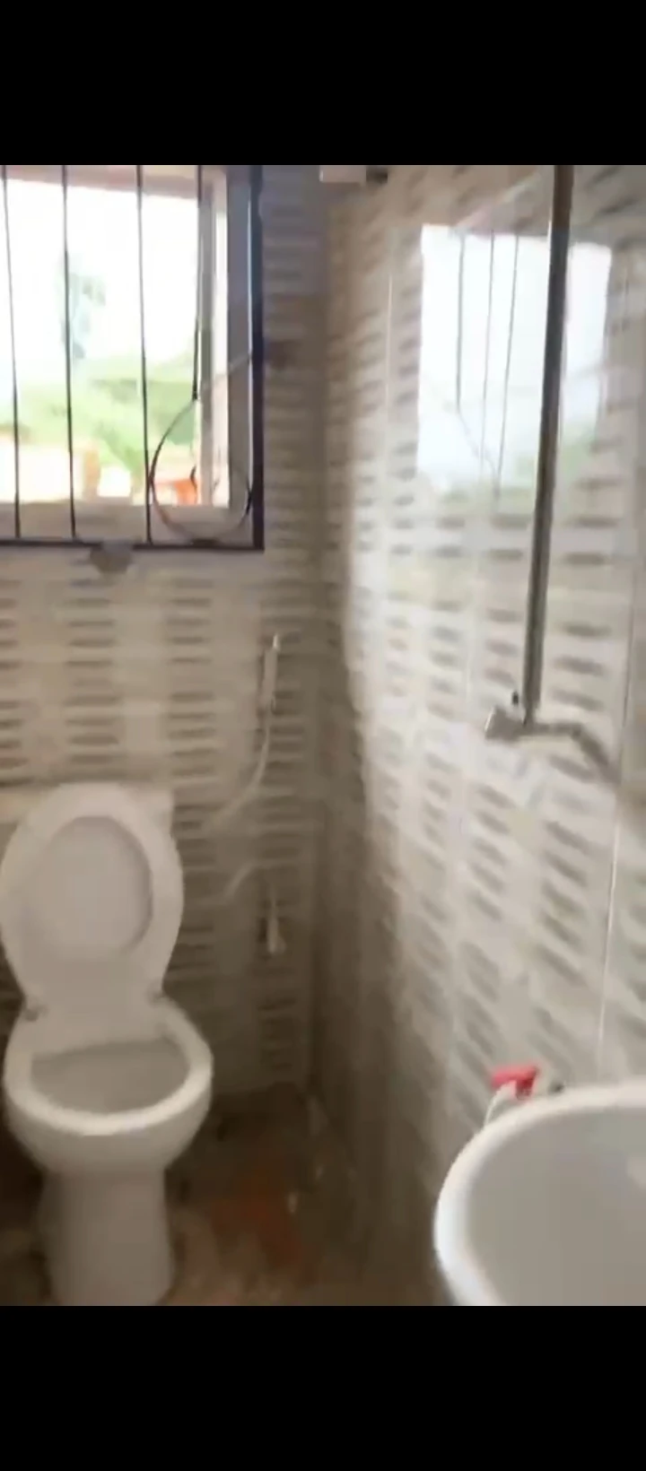 1 Bedroom Flat for Sale in Amagba GRA, Edo - Image 1