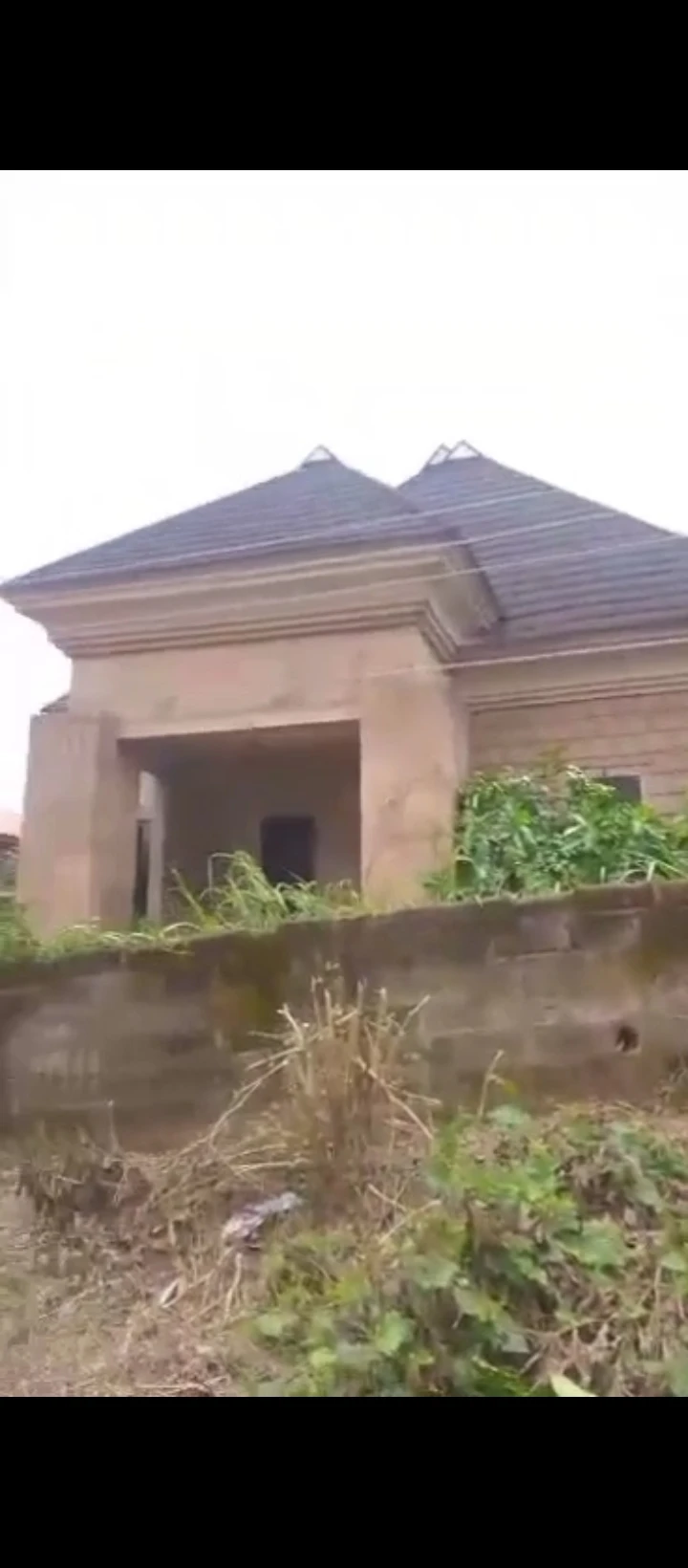 Uncompleted Building for Sale in behind Sazzy filling station At Ugbor Central BeninCity, Edo - Image 1