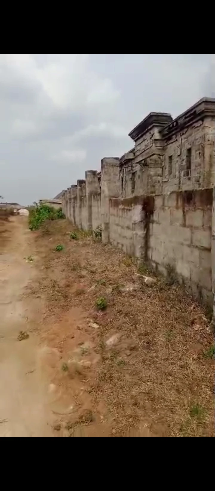 Uncompleted Building for Sale in Utesi community, Edo - Image 1