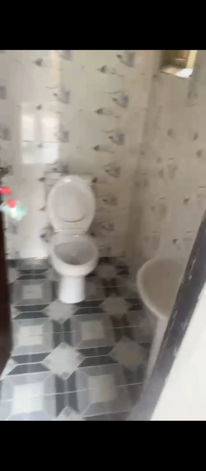 2 Bedroom Flat for Rent in Evbukhu Community off Sapele road, Edo - Image 1