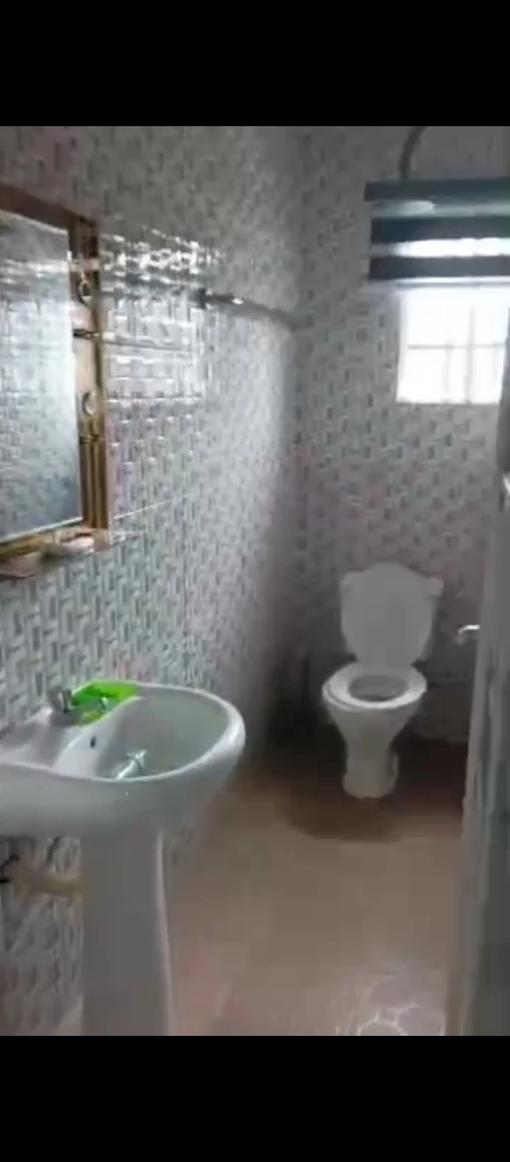 2 Bedroom Flat for Rent in Ugheli, Delta - Image 1