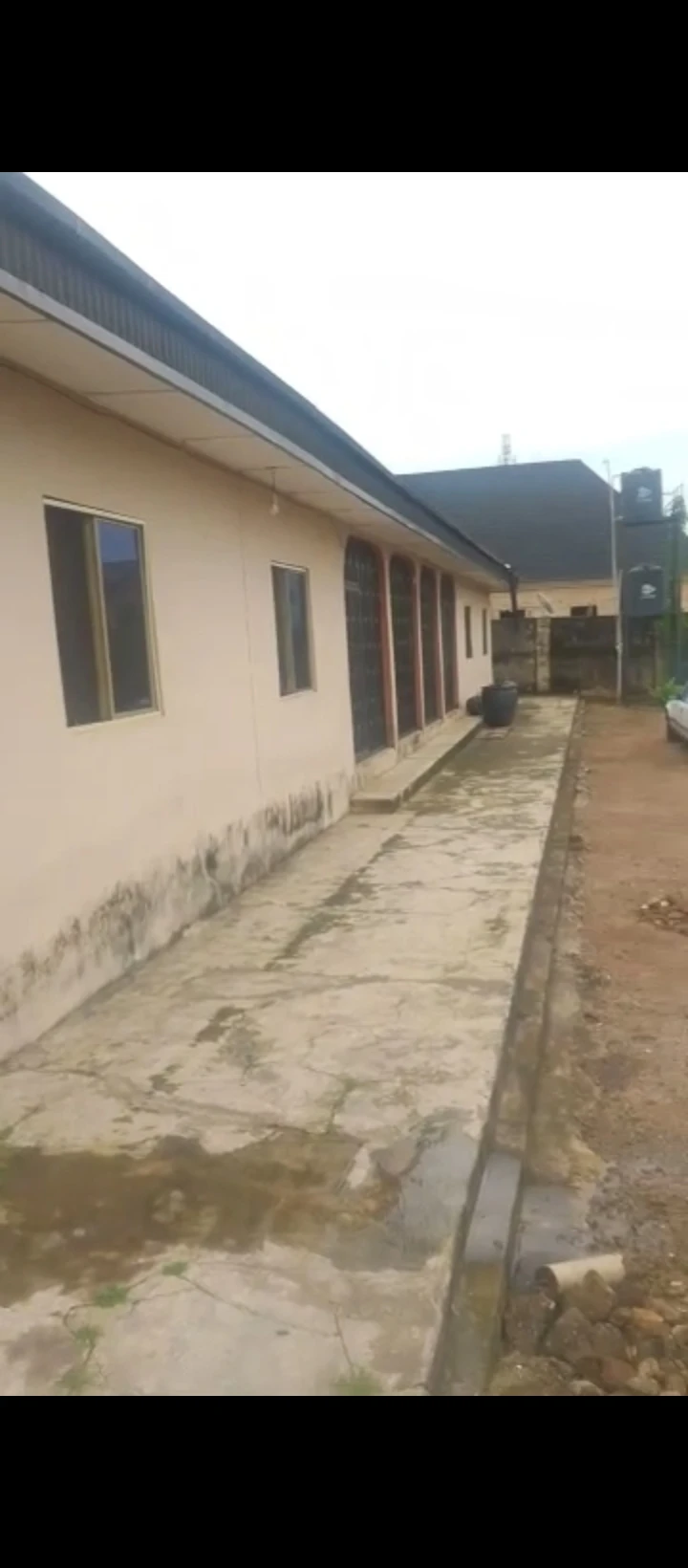 2 Bedroom Flat for Sale in Okhoro, Edo - Image 1