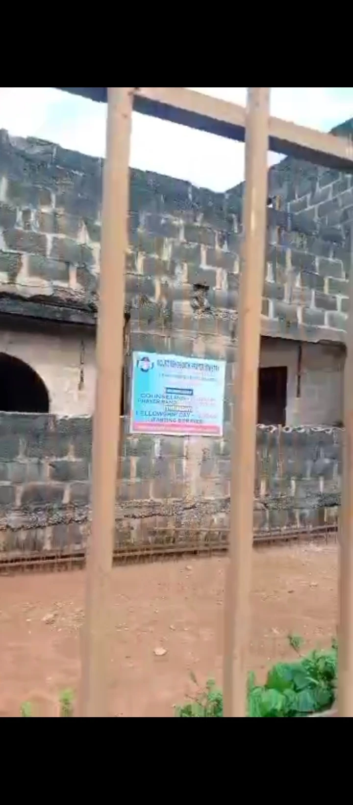 Duplex for Sale in 100 at Dumez road Off Sapele road, Edo - Image 1