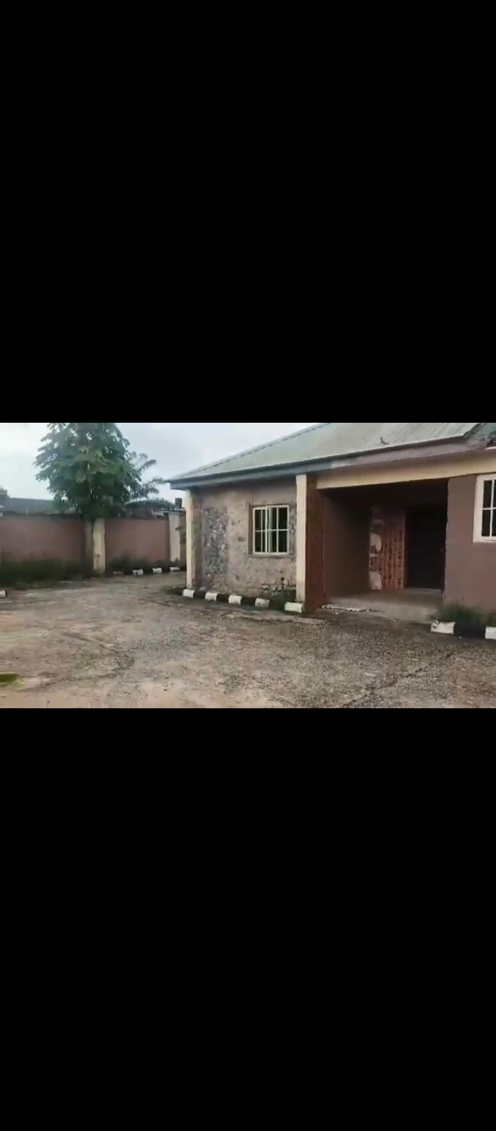 4 Bedroom Flat for Sale in Aideyan by Shalom dental clinic. off Ihama GRA, Edo - Image 1