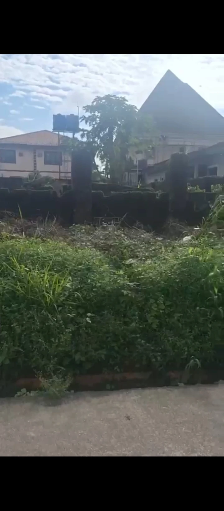 Land for Sale in The property situate at off first ugbor  Back of choice gate hotel  is on a tarred road., Edo - Image 1