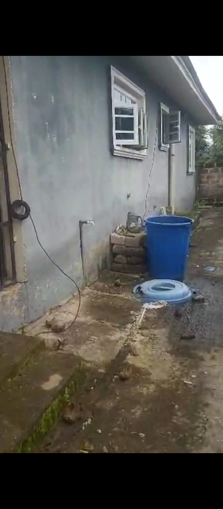 3 Bedroom Flat for Sale in Ogunmwenyi Ugbor, Edo - Image 2