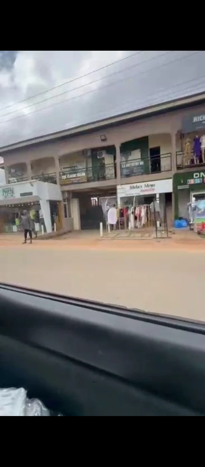 Plaza for Sale in Ugbor Central GRA, Edo - Image 1