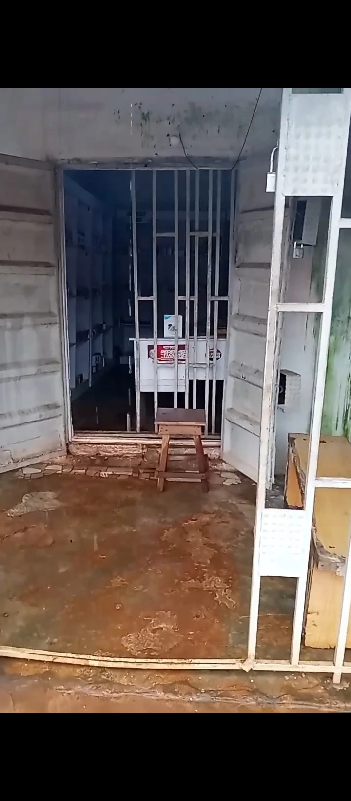 Store for Sale in Off limit road, Edo - Image 1