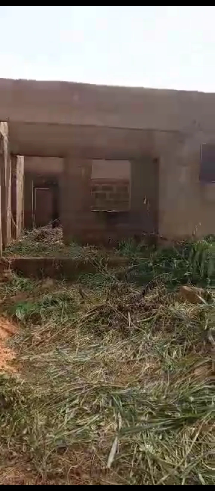 Uncompleted Building for Sale in Obagie  off sapele road, Edo - Image 2