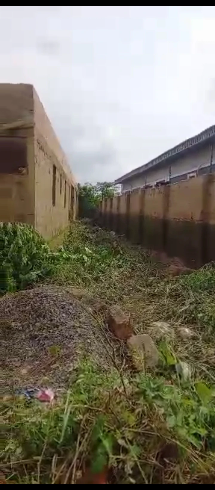 Uncompleted Building for Sale in Obagie  off sapele road, Edo - Image 1