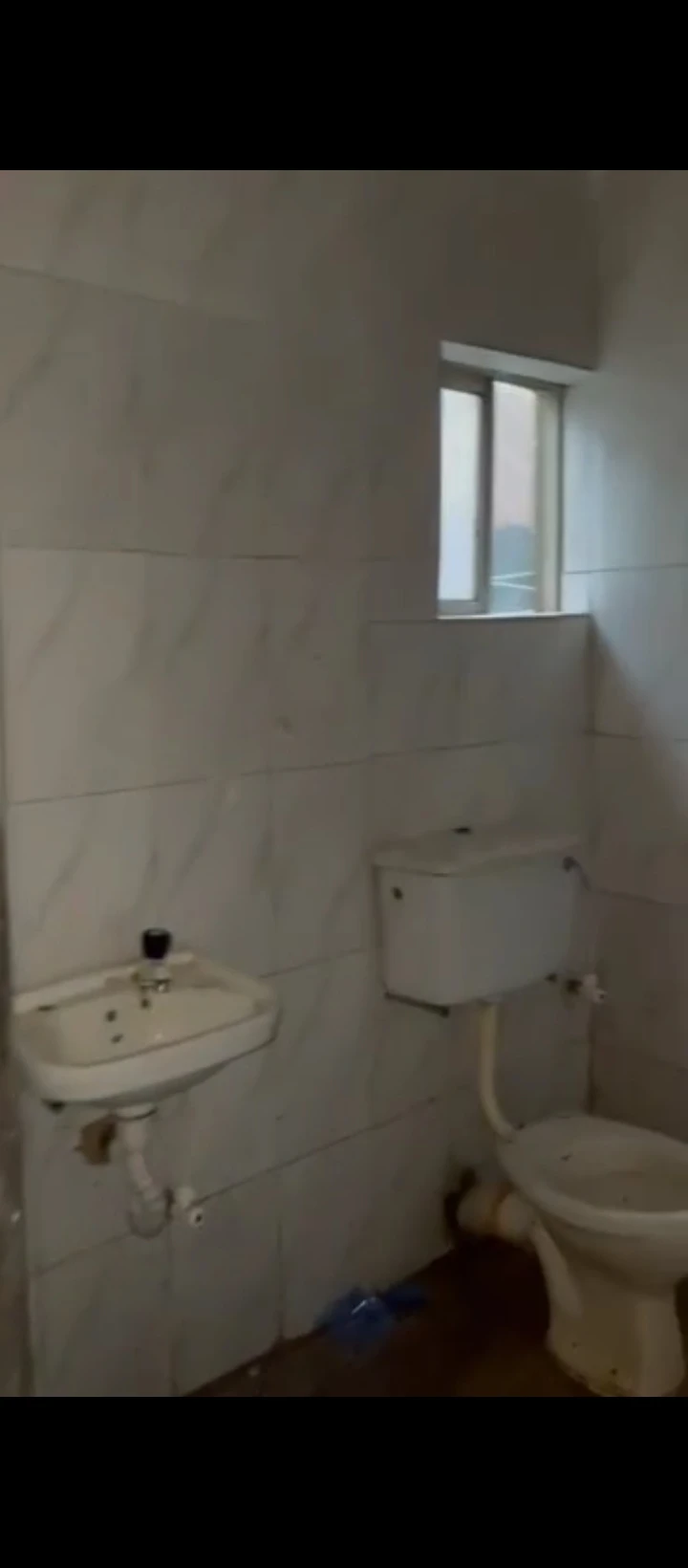 1 Bedroom Flat for Sale in Ekenwan Road ugbiyoko, Edo - Image 1