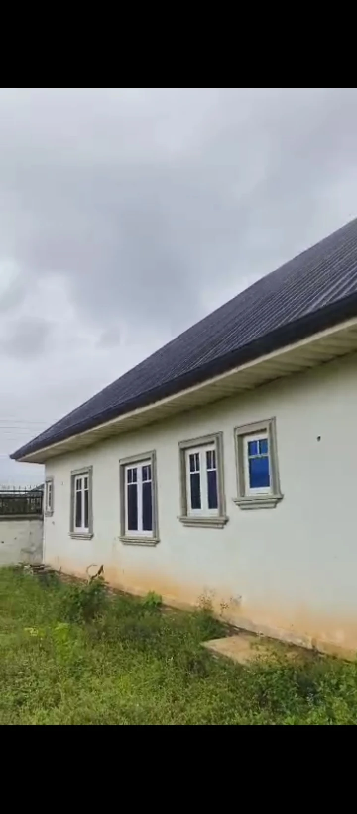 3 Bedroom Flat for Sale in Obagie Nevbosa off sapele road/Airport Road, Edo - Image 2