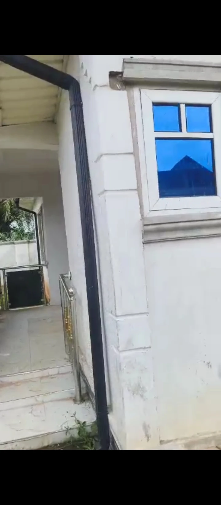 3 Bedroom Flat for Sale in Obagie Nevbosa off sapele road/Airport Road, Edo - Image 1