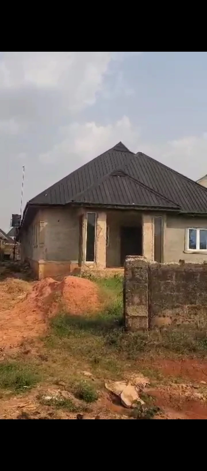 3 Bedroom Flat for Sale in Ewodia off airport road, Edo - Image 1