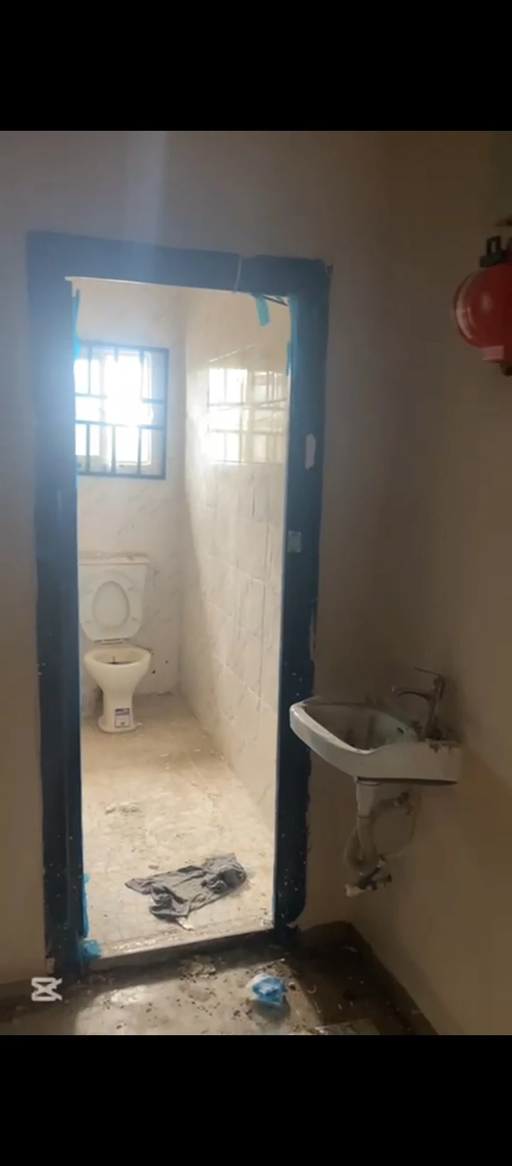 3 Bedroom Flat for Rent in Ugbor Central GRA, Edo - Image 1