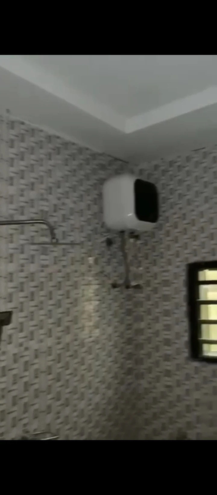 Bungalow for Rent in Ogunwenyin waec road off ugbor central Benin city., Edo - Image 1