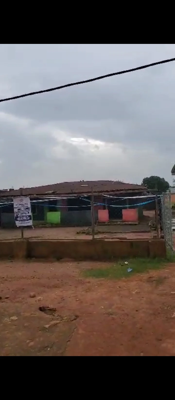 Land for Sale in along Siluko Road After teachers' house before Egor market. BeninCity, Edo - Image 1