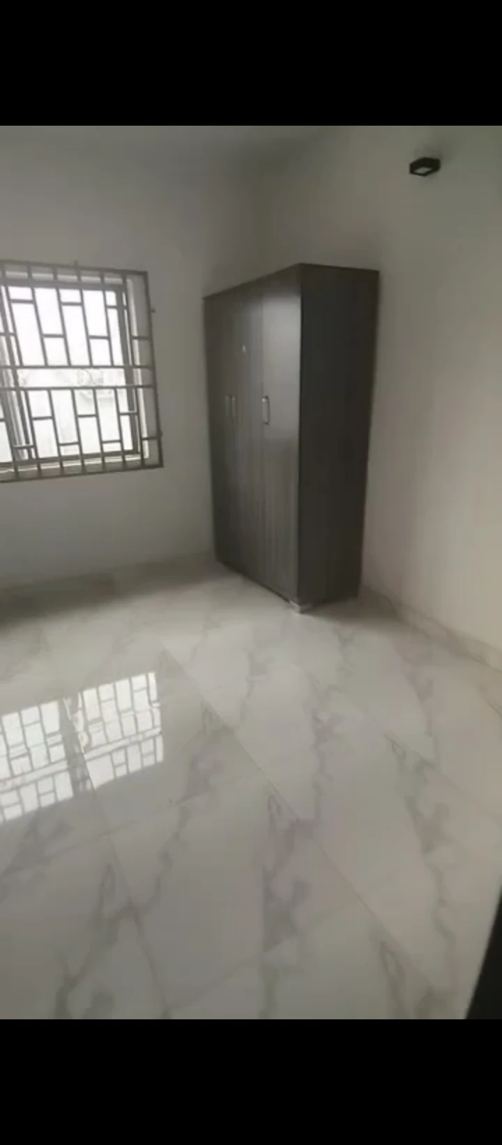 3 Bedroom Flat for Sale in Ugbor Central GRA, Edo - Image 2