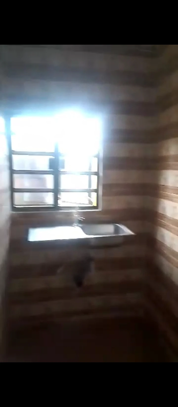 SelfContain for Sale in Evhukhu off sapele road, Edo - Image 1