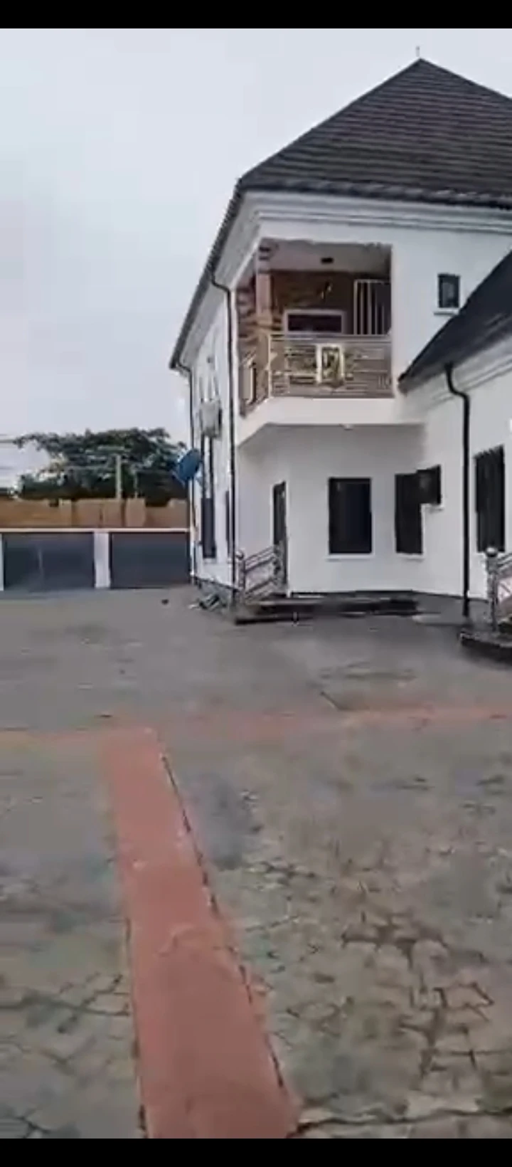 Duplex for Sale in Ugbor Central GRA, Edo cover picture