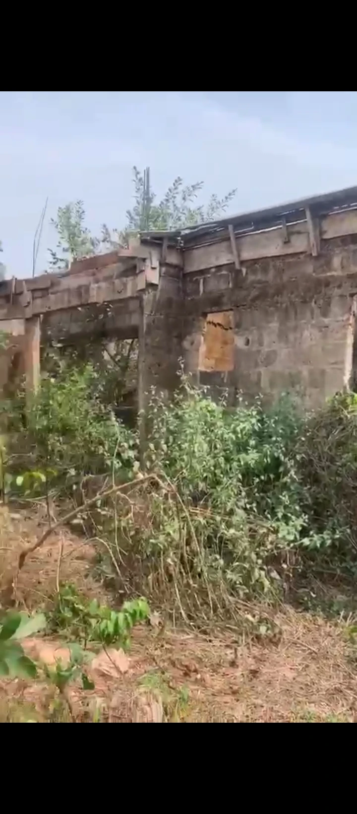 Uncompleted Building for Sale in evbowe community iyekogba/ Uzebu  quarter, Edo cover picture