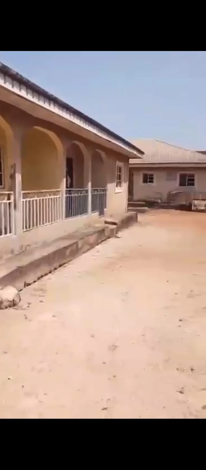 2 Bedroom Flat for Sale in Okabere off sapele road, Edo
